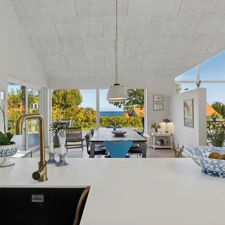 Modern With Sea View For 8 Дом отдыха Сванеке