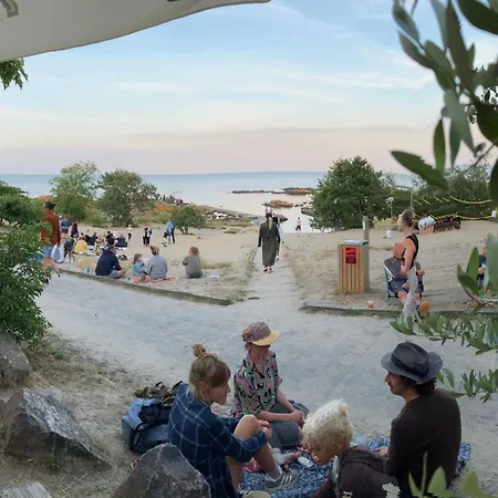 Дом отдыха Modern With Sea View For 8 Сванеке