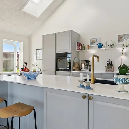 Modern With Sea View For 8 * Svaneke