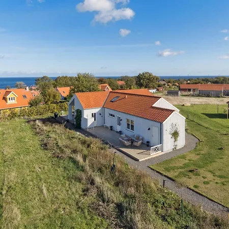 Modern With Sea View For 8 Svaneke