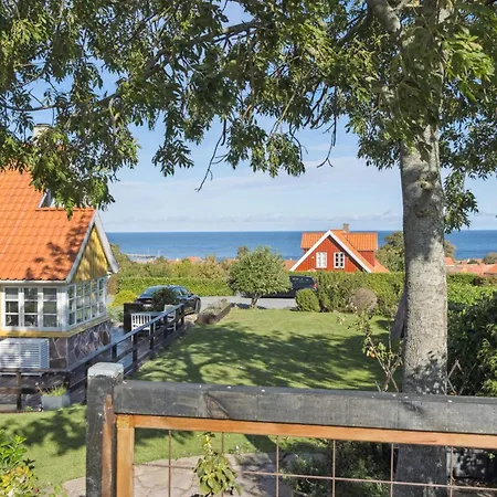 Modern With Sea View For 8 Svaneke