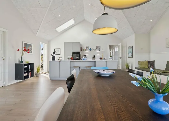 Дом отдыха Modern With Sea View For 8 *