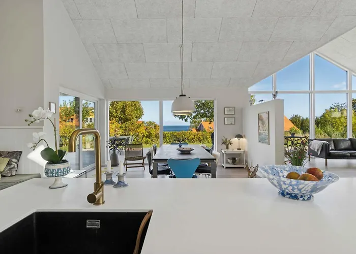 Modern With Sea View For 8 Дом отдыха Сванеке