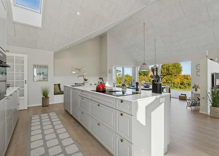 Modern With Sea View For 8 * Сванеке