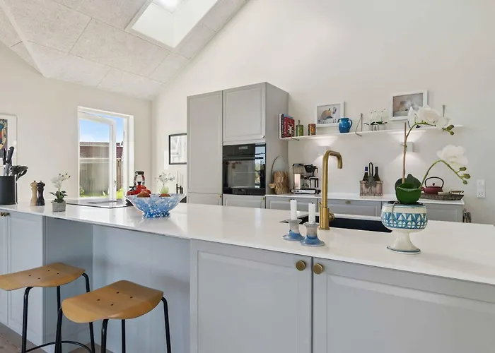 Modern With Sea View For 8 Дом отдыха Сванеке