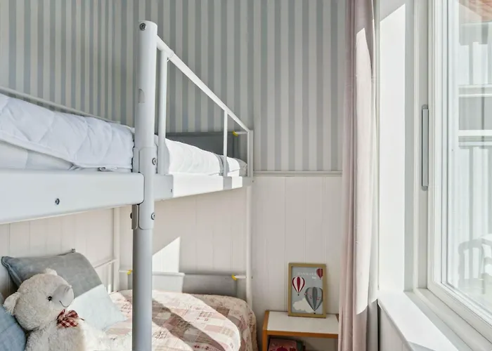 Modern With Sea View For 8 Дом отдыха Сванеке